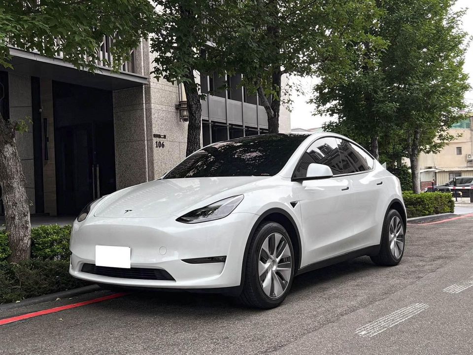 2023年 Model Y LR長程版 FSD