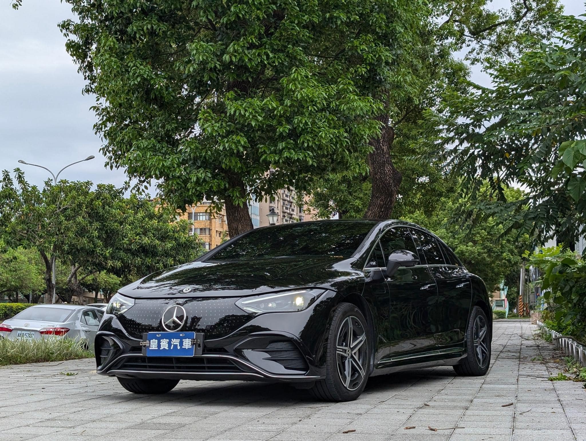 2023年 總代理 #EQE300 AMG Line 黑
